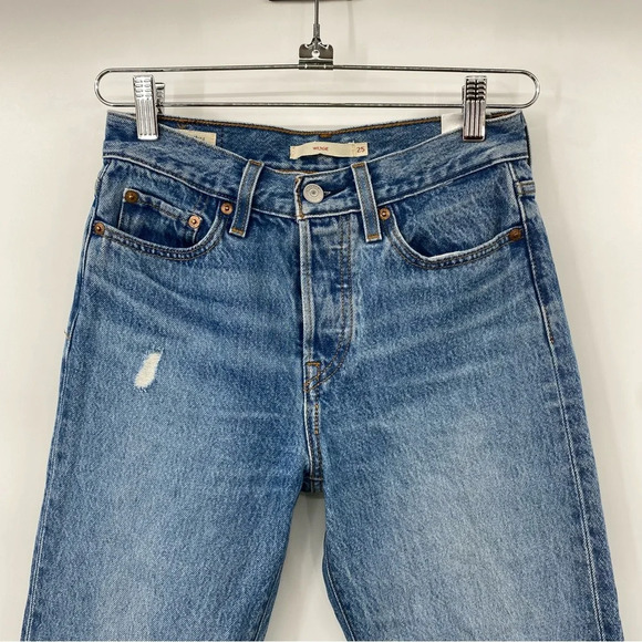 Levi's‎ Premium Wedgie Fit Jeans Women Size 25 Blue Cotton Raw Frayed Hem Ripped - Picture 2 of 13